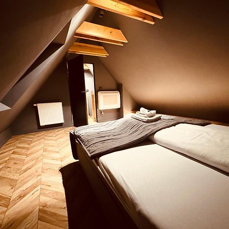 5 Star Apartments - Luxury & Comfort 耶莱尼亚古拉 外观 照片