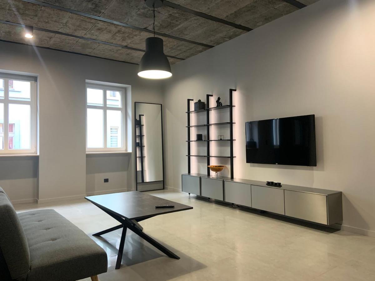 5 Star Apartments - Luxury & Comfort 耶莱尼亚古拉 外观 照片