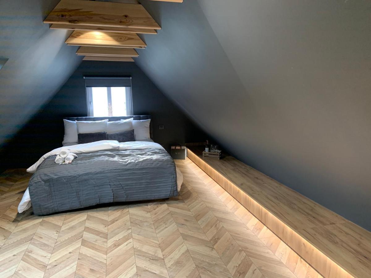 5 Star Apartments - Luxury & Comfort 耶莱尼亚古拉 外观 照片