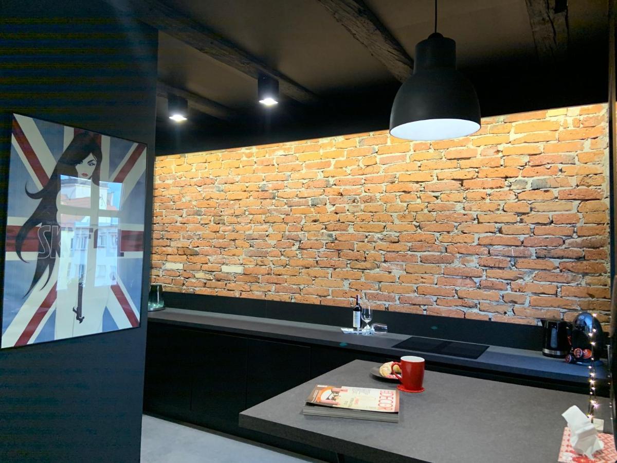 5 Star Apartments - Luxury & Comfort 耶莱尼亚古拉 外观 照片