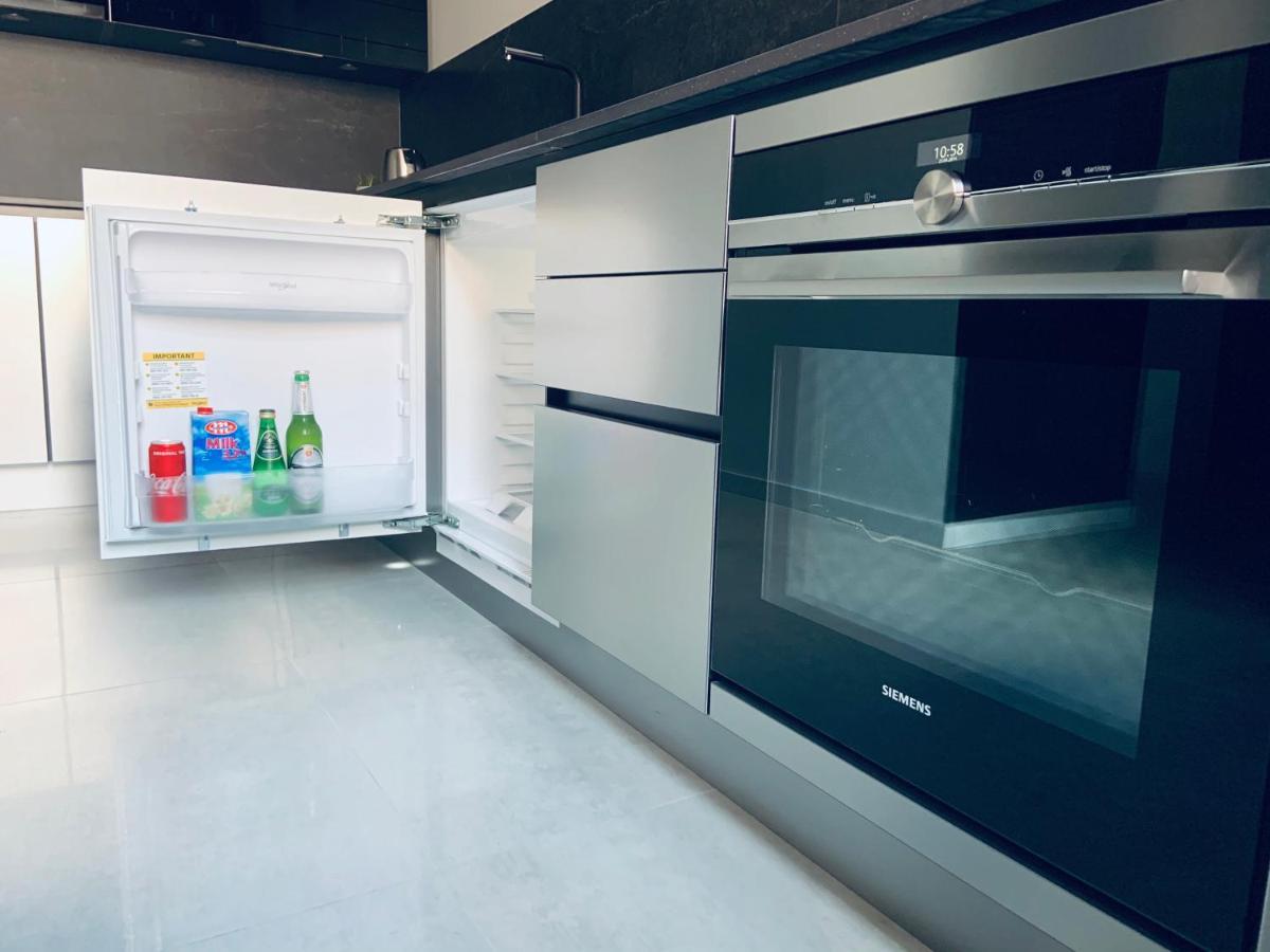 5 Star Apartments - Luxury & Comfort 耶莱尼亚古拉 外观 照片