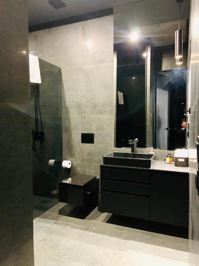 5 Star Apartments - Luxury & Comfort 耶莱尼亚古拉 外观 照片