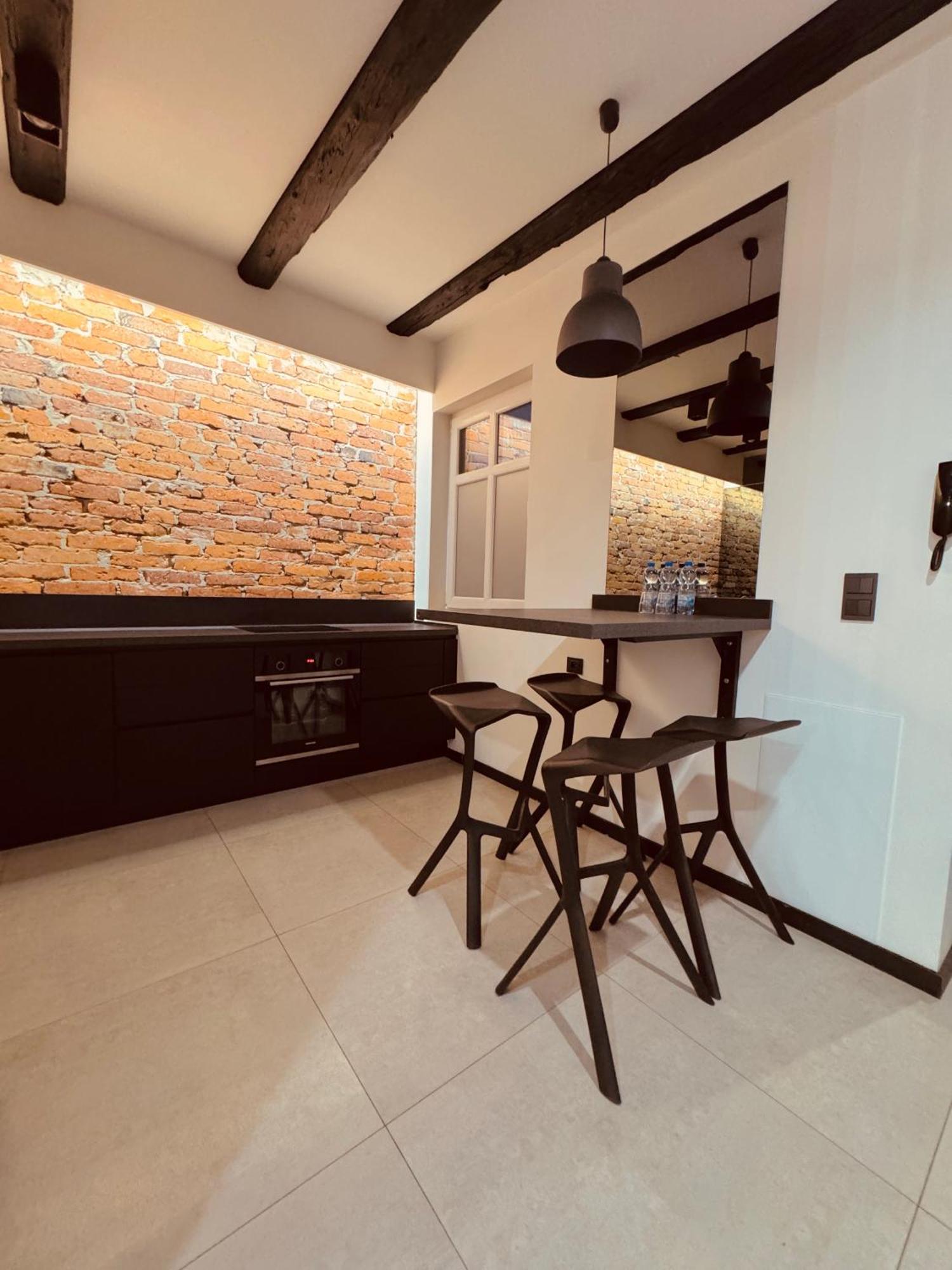 5 Star Apartments - Luxury & Comfort 耶莱尼亚古拉 外观 照片