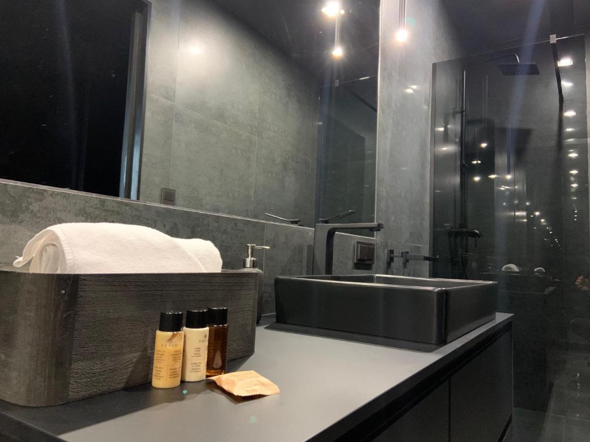 5 Star Apartments - Luxury & Comfort 耶莱尼亚古拉 外观 照片